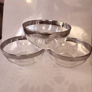 Vintage Pristine 1960s Dorothy Thorpe Set of 3 Small Glass Bowls w/Silver Band